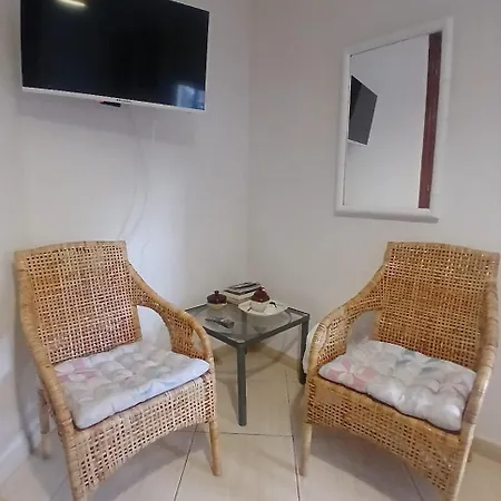Проживание в семье Surf Harbour Rooms